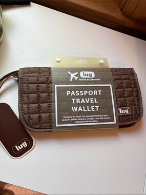 NWT Lug Passport travel wallet quilted cocoa color multi pocket